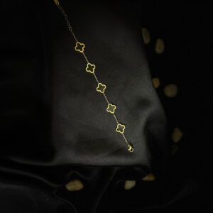 Onyx Clover Strands